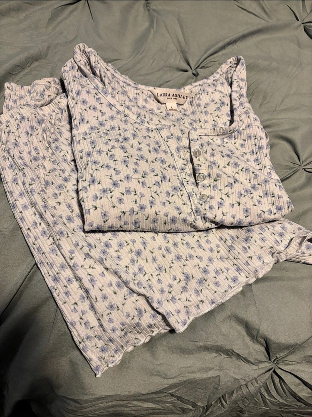 Laura Ashley Floral Pajama Set in White & Blue Sz L